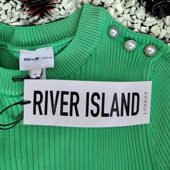 River Island  Button-Shoulder Ribbed Crewneck T-Shirt - Picture 4 of 5